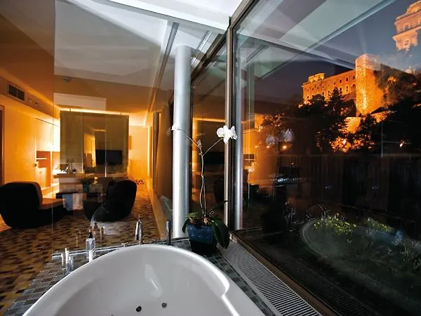 Lanchid 19 Design Hotel