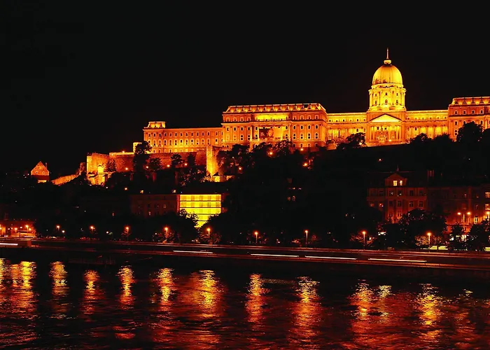 Lanchid 19 Design 4* Budapest