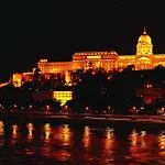Lanchid 19 Design 4* Budapest