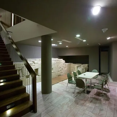 Lanchid 19 Design Hotel 4*