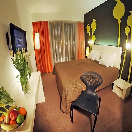 Lanchid 19 Design Hotel 4*