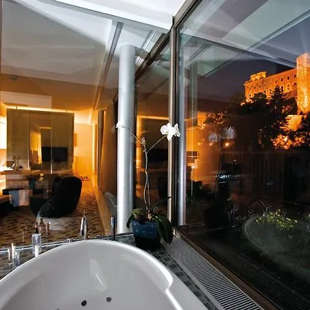 Lanchid 19 Design Hotel