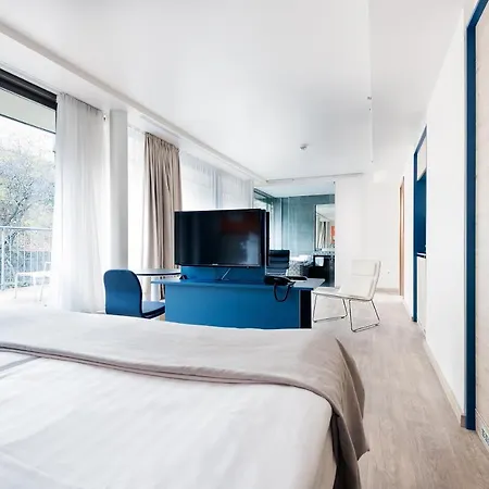 Lanchid 19 Design Hotel 4*