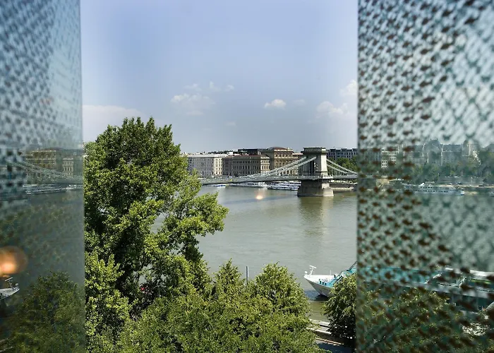 Lanchid 19 Design 4* Budapeszt
