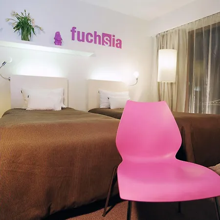 Lanchid 19 Design Hotel 4*